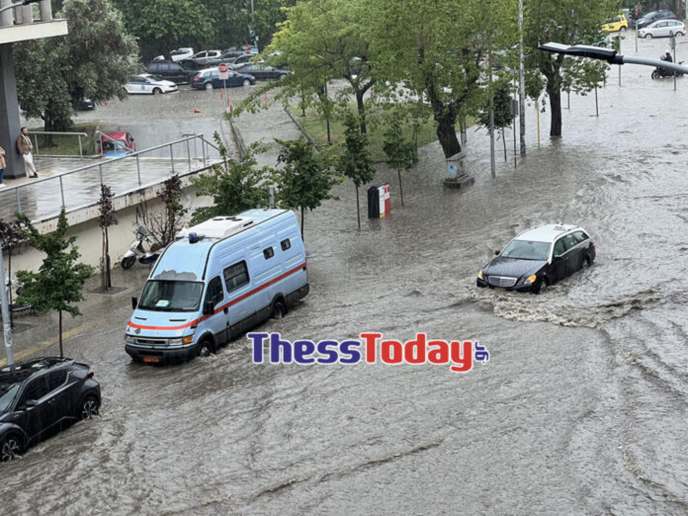 Ισχυρή καταιγίδα και χαλάζι στη Θεσσαλονίκη