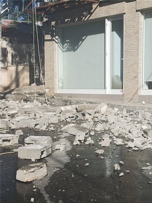 Κλείνουν όλα τα σχολεία της περιφερειακής ενότητας Ηρακλείου, έπειτα από τον σεισμό των 5,8 Ρίχτερ, με απόφαση του αντιπεριφερειάρχη Ηρακλείου, Νίκου Συριγωνάκη.