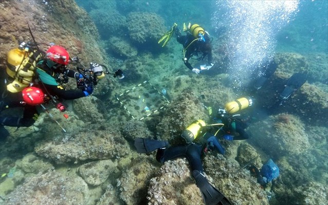 Ερασιτέχνες δύτες που κολυμπούσαν κατά μήκος των ακτών της Ισπανίας ανακάλυψαν έναν θησαυρό με χρυσά νομίσματα ηλικίας 1.500 ετών. 