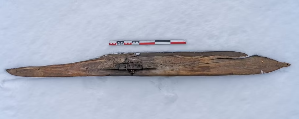 Νορβηγία: Ανακαλύφθηκε το αρχαιότερο ζευγάρι ξύλινων πέδιλων σκι 