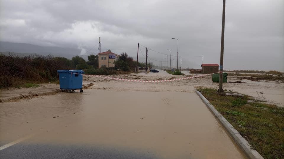 Καταστροφές και προβλήματα στη Λάρισα από την κακοκαιρία «Αθηνά» 