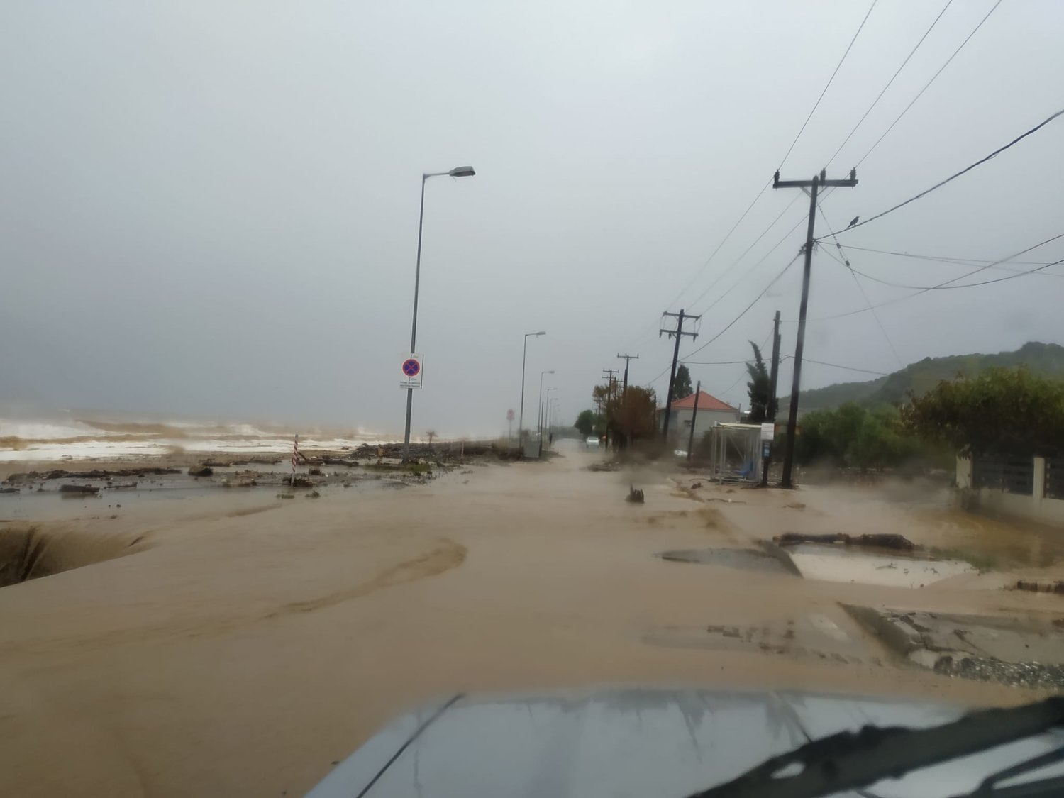 Καταστροφές και προβλήματα στη Λάρισα από την κακοκαιρία «Αθηνά» 