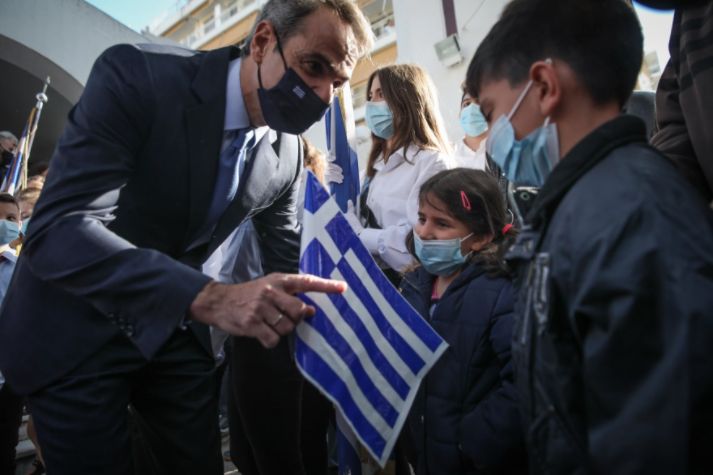 Μητσοτάκης: Τιμούμε αυτούς που αγωνίστηκαν κόντρα στον φασισμό και στον κατακτητή