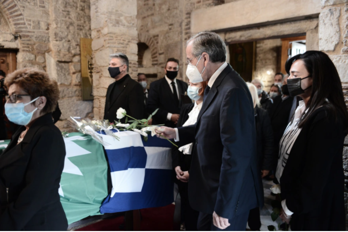 Στη Μητρόπολη Αθηνών πήγε και ο πρώην Πρωθυπουργός, Αντώνης Σαμαράς, με τη σύζυγό του.