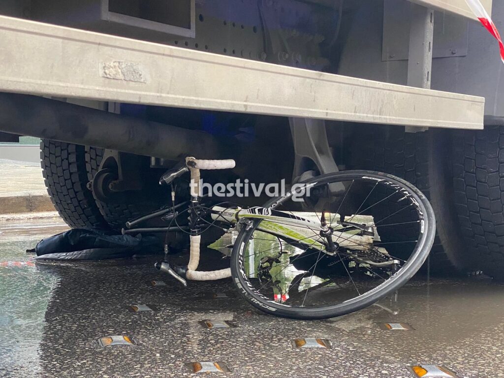 Θεσσαλονίκη: Νεκρή 42χρονη ποδηλάτισσα που παρασύρθηκε από φορτηγό (Photos)