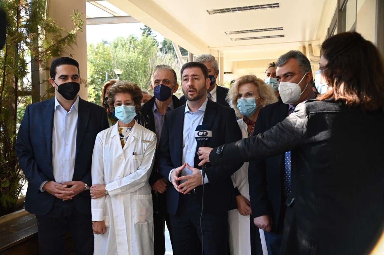 Ανδρουλάκης: Εκλιπαρώ κάθε πολίτη να εμβολιαστεί