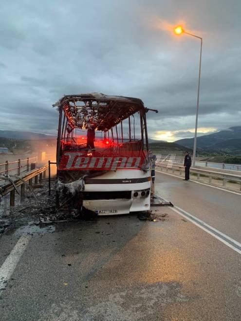Αχαΐα: Σχολικό λεωφορείο πήρε φωτιά λίγο πριν παραλάβει μαθητές
