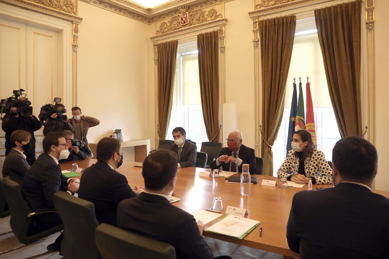 Συνάντηση δύο ωρών είχαν ο πρωθυπουργός της Πορτογαλίας, Αντόνιο Κόστα, και ο πρόεδρος του ΠΑΣΟΚ-ΚΙΝΑΛ, Νίκος Ανδρουλάκης, στη Λισαβόνα.