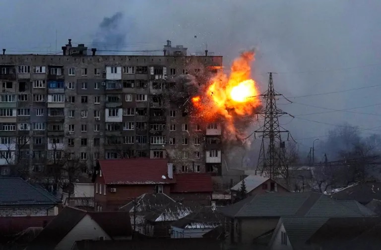 Ουκρανία: Χιλιάδες νεκροί και τεράστιες καταστροφές στη Μαριούπολη από  τους ρωσικούς βομβαρδισμούς 
