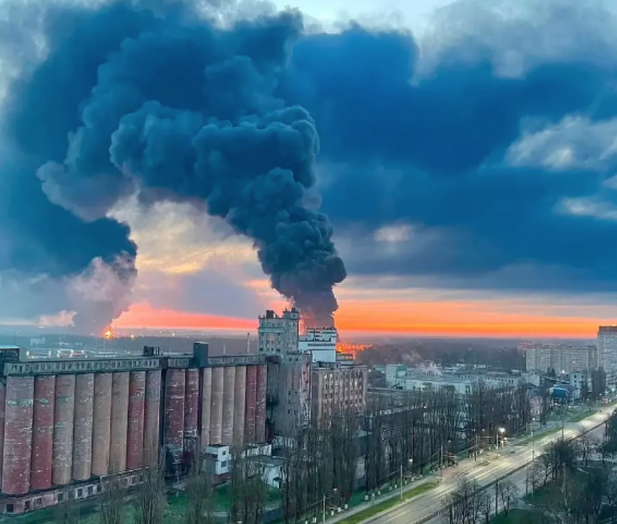 Ρωσία: Μεγάλη φωτιά σε αποθήκη καυσίμων στο Μπριάνσκ