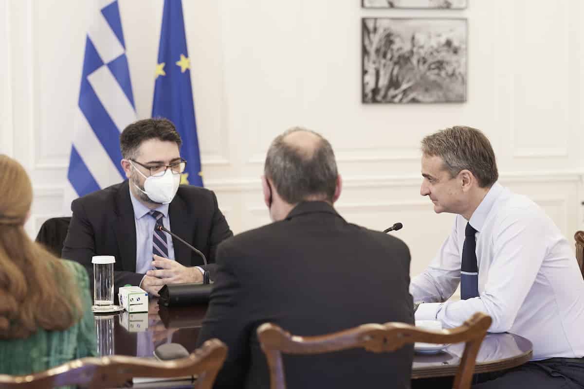 Aνδρουλάκης σε Μητσοτάκη: «Το τηλεφώνημά σας στον Ζελένσκι έφερε την αρχή του τέλους για την έξοδό μας από την Μαριούπολη»