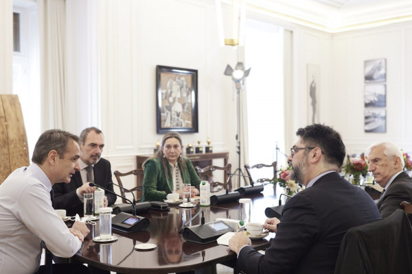 Aνδρουλάκης σε Μητσοτάκη: «Το τηλεφώνημά σας στον Ζελένσκι έφερε την αρχή του τέλους για την έξοδό μας από την Μαριούπολη»