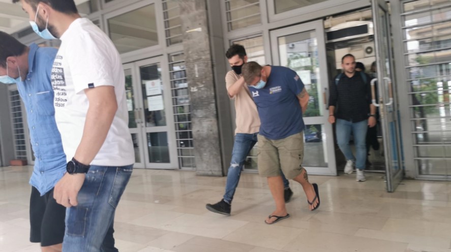 Θεσσαλονίκη: Ποινική δίωξη σε βαθμό κακουργήματος στους τέσσερις Βρετανούς με τα 300 κιλά κοκαΐνης