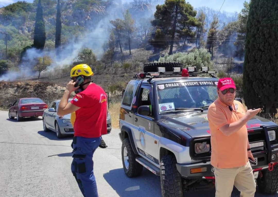 Εύβοια: Φωτιά στο Αλιβέρι