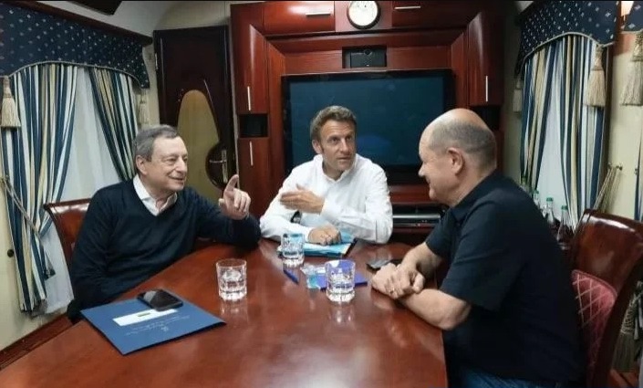 Ουκρανία: Σολτς, Μακρόν και Ντράγκι στο τρένο για το Κίεβο