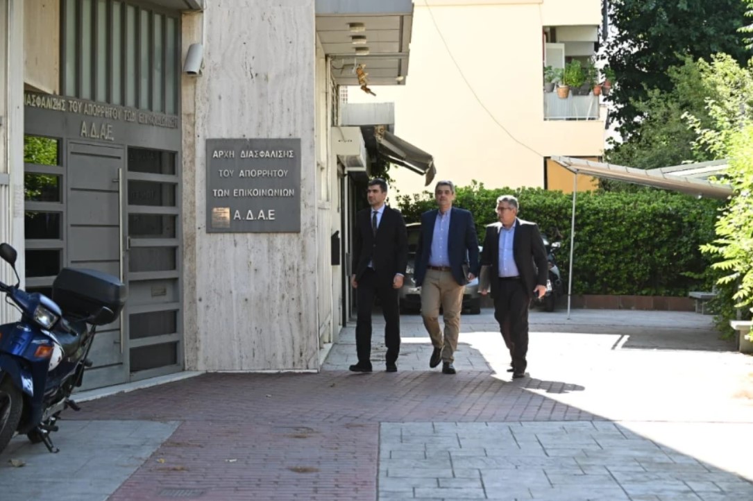 Στην ΑΔΑΕ η μηνυτήρια αναφορά του Ανδρουλάκη για την απόπειρα παρακολούθησης του κινητού του