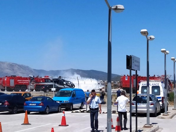 Φωτιά σε ελικόπτερο στο αεροδρόμιο «Ελευθέριος Βενιζέλος» 