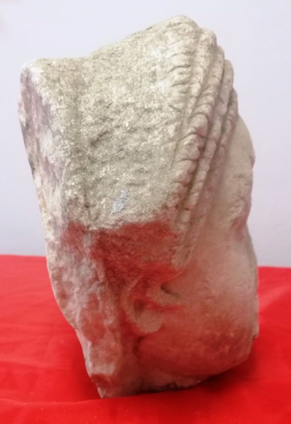 Θεσσαλονίκη: Μαρμάρινη κεφαλή γυναικείου αγάλματος του 2ου αιώνα π.Χ. βρέθηκε σε σπίτι