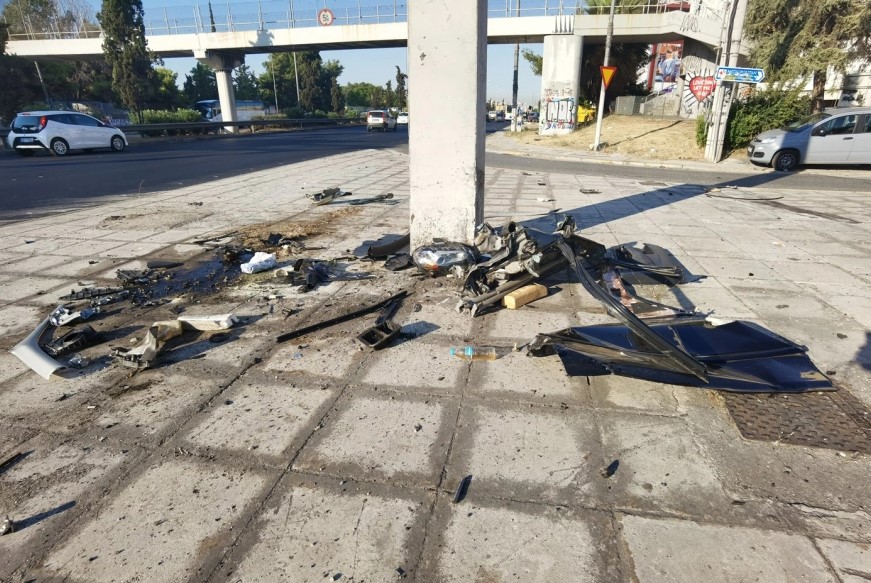 Τέσσερα φονικά τροχαία έγιναν τη νύχτα με θύματα τέσσερις νέους ανθρώπους.