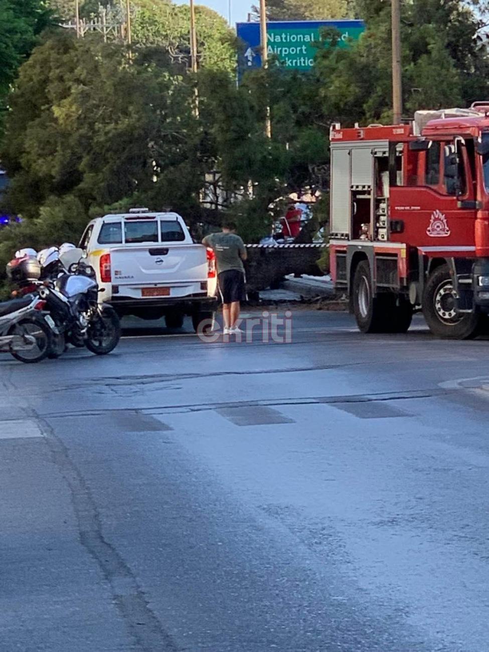 Tραγωδία στο Ηράκλειο Κρήτης: Νεκρός 50χρονος μοτοσικλετιστής που καταπλακώθηκε από δέντρο