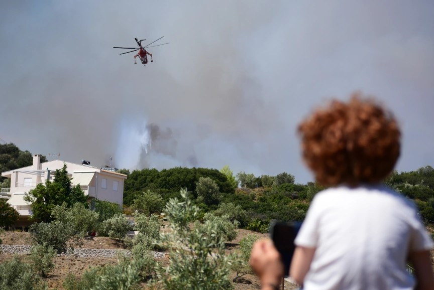 Φωτιά στην Αργολίδα - Κοντά σε κατοικημένες περιοχές