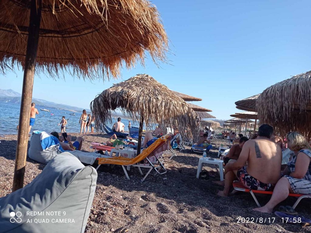 Γεμάτες οι παραλίες στη Βόρεια Εύβοια από επισκέπτες