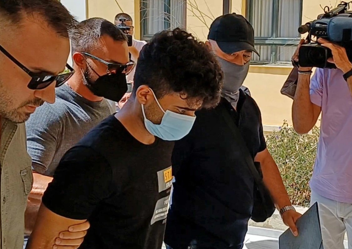Στον εισαγγελέα ο Πακιστανός σύντροφος της 17χρονος: «Εγώ τη σκότωσα», είπε στους αστυνομικούς