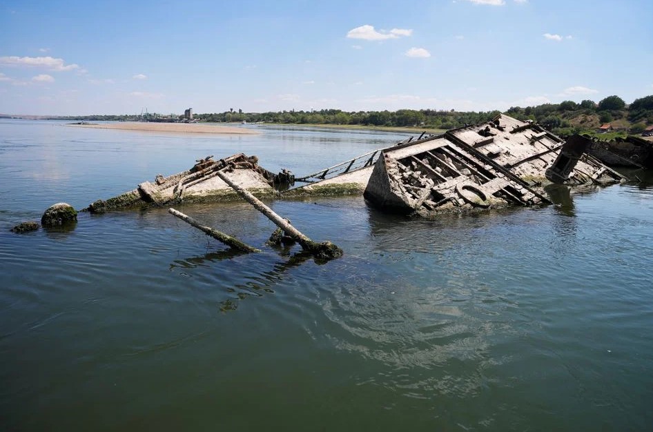 Δούναβης: Η στάθμη των νερών έπεσε τόσο που αναδύθηκαν πλοία του Β΄ Παγκοσμίου Πολέμου 
