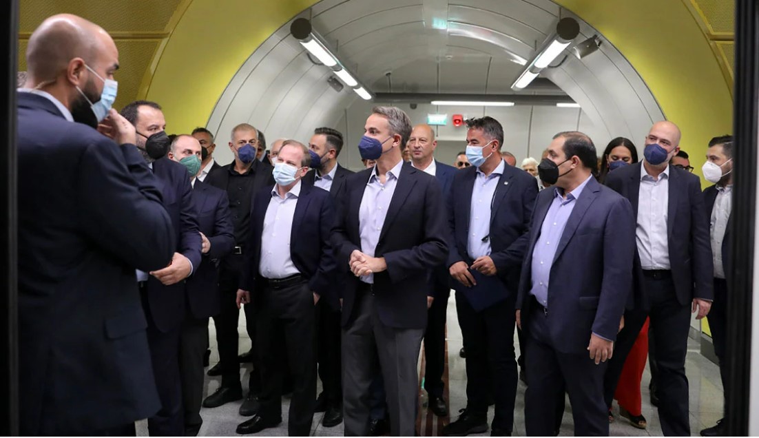 Δείτε live την παράδοση των τριών σταθμών του Μετρό στον Πειραιά παρουσία του Κυριάκου Μητσοτάκη