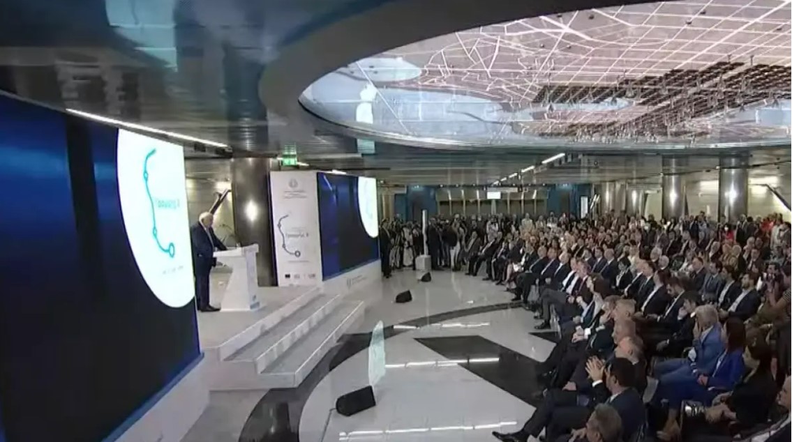 Δείτε live την παράδοση των τριών σταθμών του Μετρό στον Πειραιά