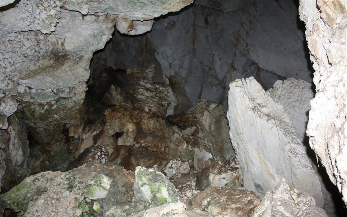 Μεγάλη Πρέσπα: Στο «φως» 40 άγνωστα σπήλαια, έπειτα από την υποχώρηση των υδάτων (Photos) 