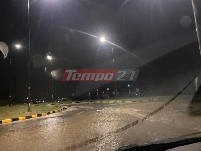Πάτρα: Πλημμύρισαν δρόμοι από την έντονη βροχόπτωση