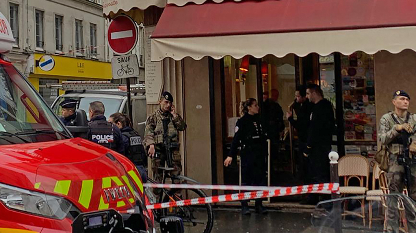 Παρίσι: Τρεις οι νεκροί από τους πυροβολισμούς