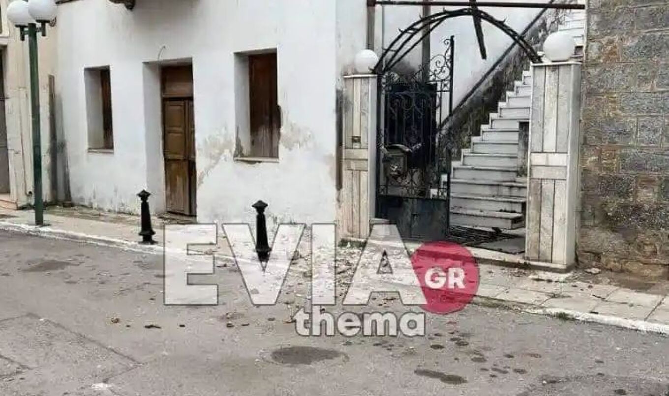 Ξεκόλλησαν κεραμίδια και πλακάκια