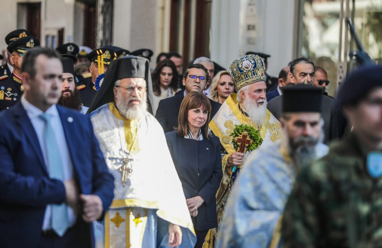 Σακελλαροπούλου από Λήμνο: «Η σημερινή ημέρα φέρνει τη νίκη του φωτός ενάντια στο σκότος»