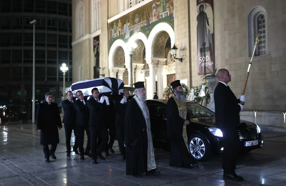 Κηδεία τέως βασιλιά Κωνσταντίνου: Στο παρεκκλήσι του Αγίου Ελευθερίου η σορός 