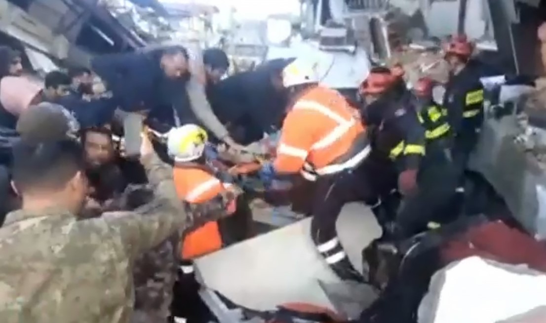 Σεισμός στην Τουρκία: Εντόπισαν τέταρτο παιδί ζωντανό από οι Έλληνες διασώστες