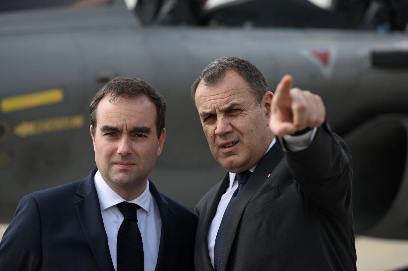 Selfie με τον Παναγιωτόπουλο μέσα σε ελληνικό Rafale έβγαλε ο Γάλλος υπουργός Άμυνας 