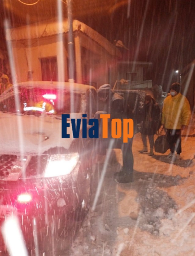Εύβοια: Συνεχίζονται οι χιονοπτώσεις - Κλειστή η υψηλή γέφυρα Χαλκίδας