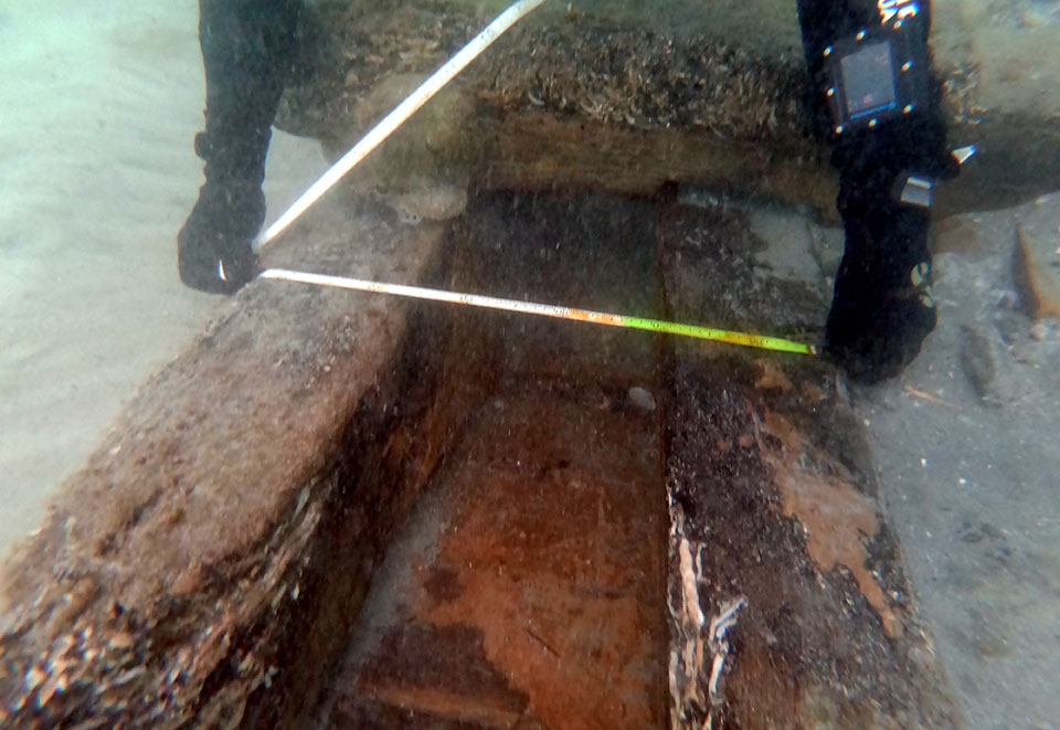 Χαλκιδική: Η αρχαιολογική σκαπάνη έφερε στο φως 912 ταφικά μνημεία