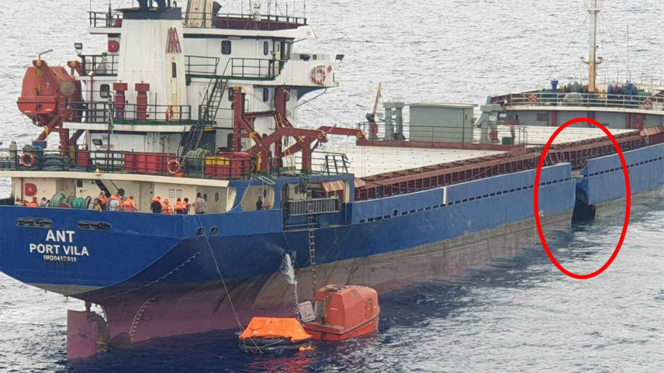 Σύγκρουση πλοίων ανοιχτά της Χίου: Με ρήγμα το πλοίο με τους Τούρκους ναυτικούς