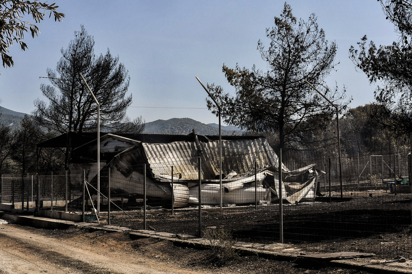 Φωτιά στο Λουτράκι: Μεγάλες καταστροφές