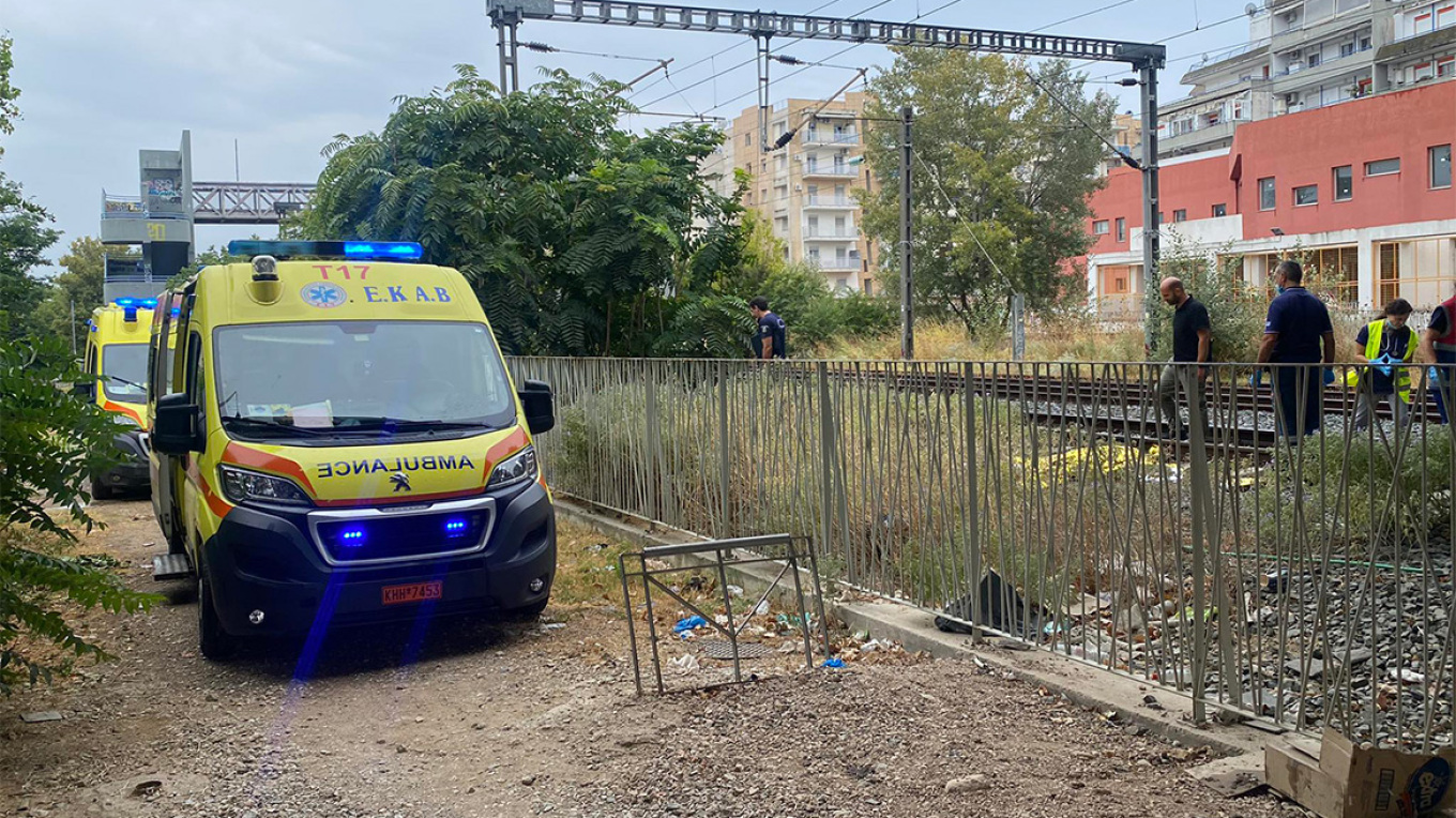Θεσσαλονίκη: Τρένο παρέσυρε πεζό λίγο έξω από τον σταθμό