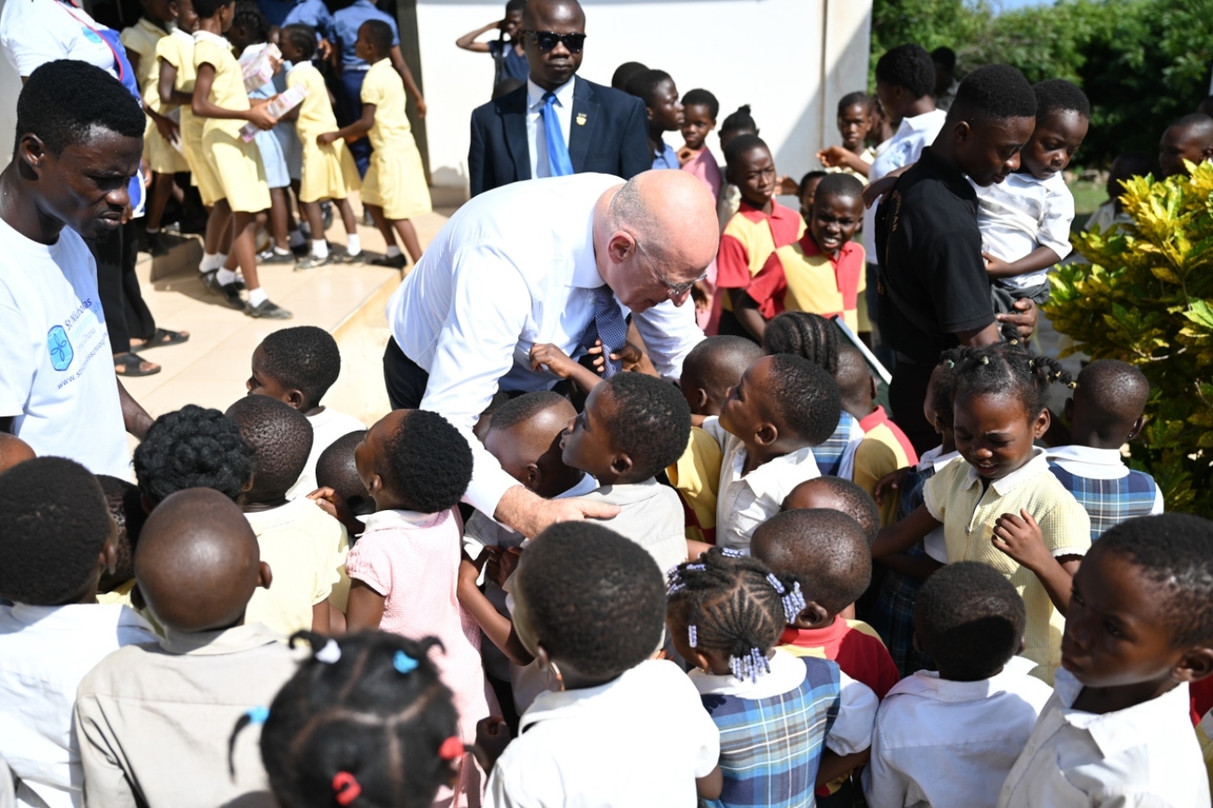 Δένδιας: Συνάντηση με Οφορίκουε και Αμπονσά στην Γκάνα