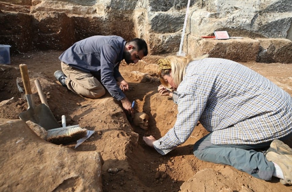 Εντοπίστηκε αρχαίο νεκροταφείο με τους τάφους παιδιών