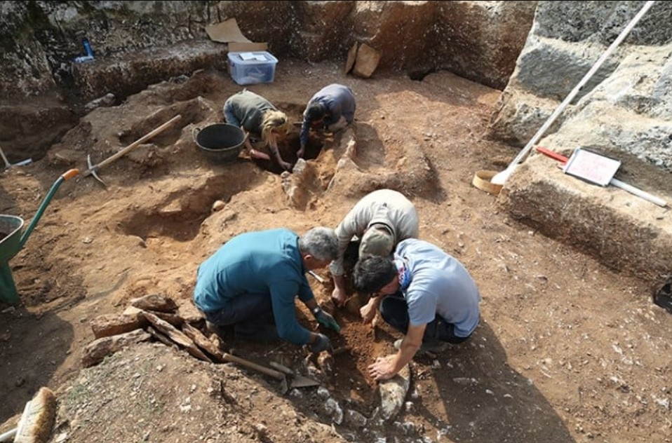 Εντοπίστηκε αρχαίο νεκροταφείο με τους τάφους παιδιών