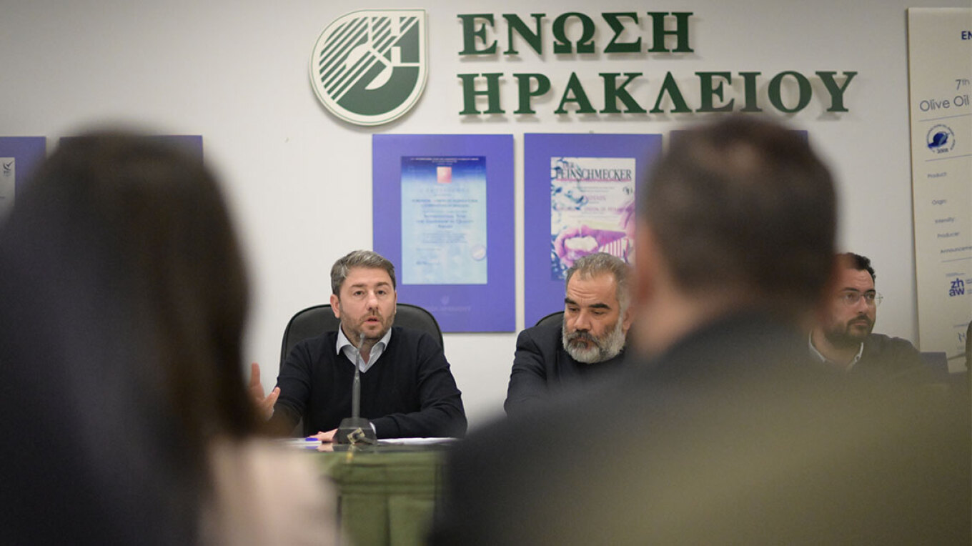 Ανδρουλάκης: Τα μέτρα της κυβέρνησης έχουν μόνο στόχο να γυρίσουν τα τρακτέρ πίσω
