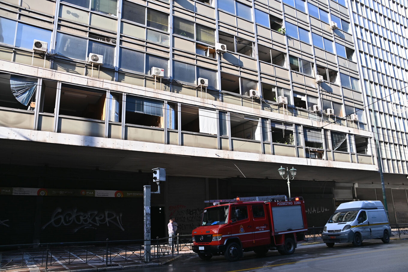 Έκρηξη στη Σταδίου: Οι κάμερες έχουν καταγράψει τους δράστες της επίθεσης