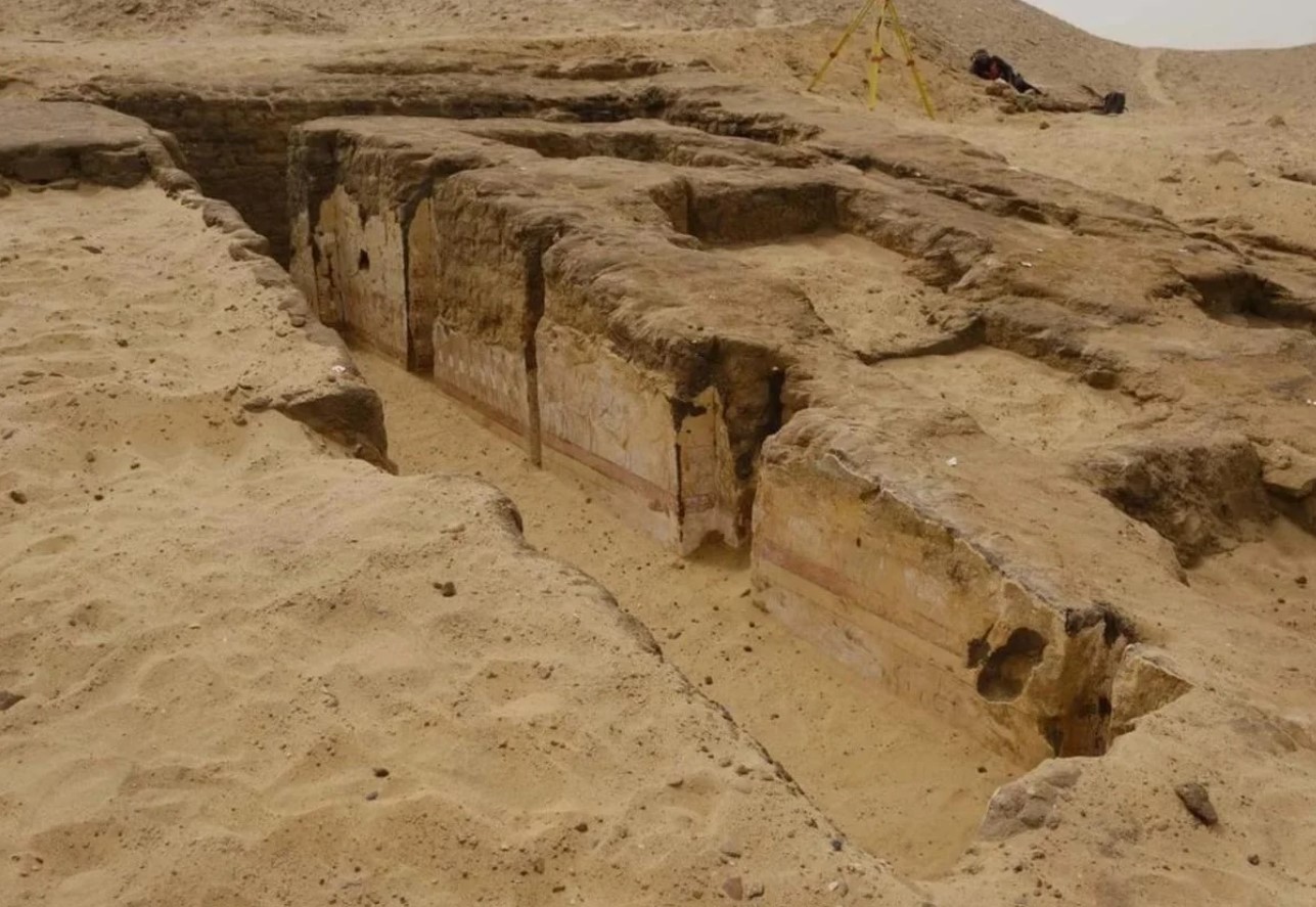 Ανακαλύφθηκε τάφος 4.300 ετών με σπάνιες τοιχογραφίες