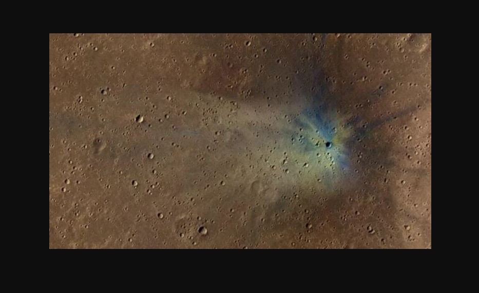 Έχει διαπιστωθεί ότι ένα γιγάντιο διαστημικό σώμα, πιθανότατα αστεροειδής, έπεσε επιφάνεια του Άρη πριν από περίπου 2,3 εκατομμύρια χρόνια δημιουργώντας ένα κρατήρα με διάμετρο 14 χιλιόμετρα.  Ο κρατήρας που ονομάστηκε Corinto βρίσκεται στο Elysium Planitia, μια μεγάλη πεδιάδα που διασχίζει τον ισημερινό του Άρη. Οι επιστήμονες έχουν καταλήξει στο συμπέρασμα ότι τεράστιοι αστεροειδείς πέφτουν στον Άρη με συχνότητα μια φορά κάθε τρία εκατομμύρια έτη και θεωρούν ότι ο Corinto είναι το αποτέλεσμα της τελευταία